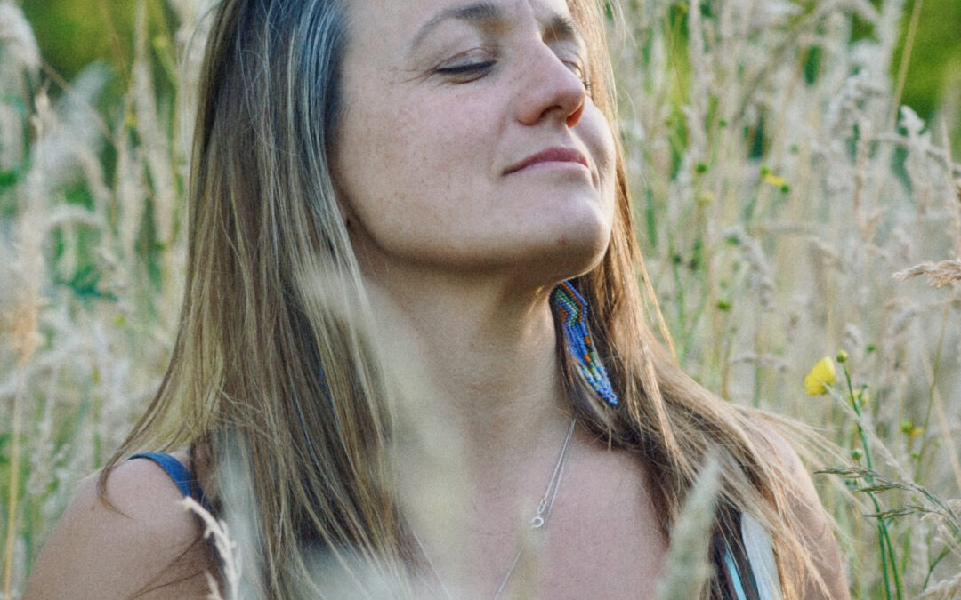 4 dagelijkse womb healing practices voor een diepere verbinding met je baarmoeder